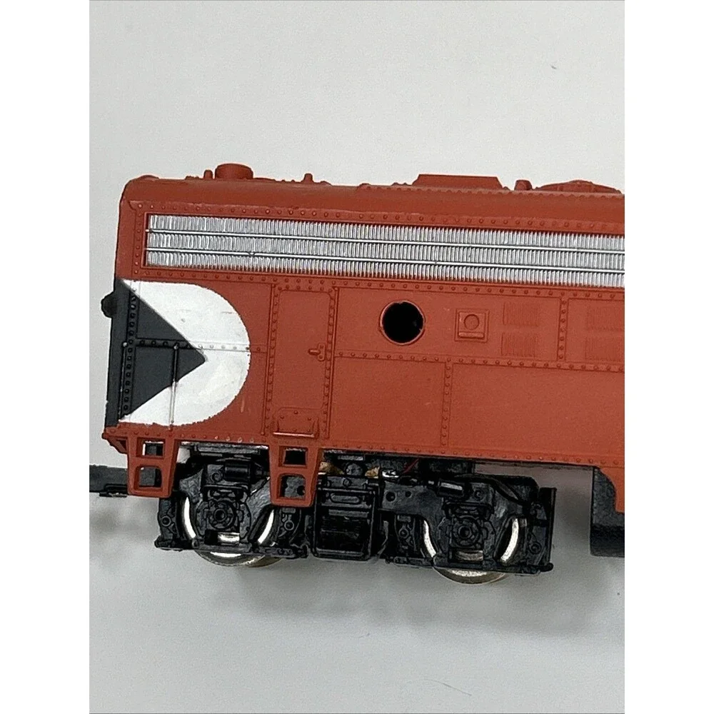 Bachmann HO CP Rail #1412 Diesel Locomotive Train Canadian Pacific Red Untested